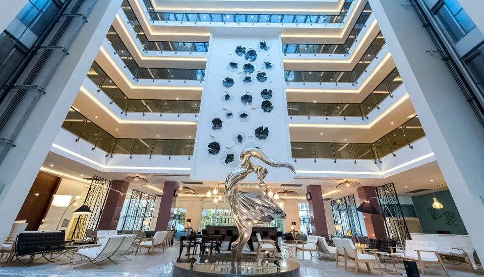 هتل فلورا گاردن افسوس کوش آداسی